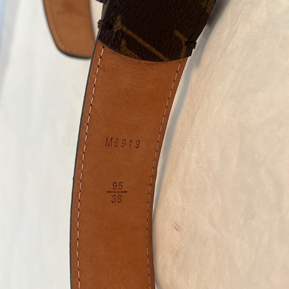 Louis Vuitton Monogram Ellipse Belt - Picture 5 of 9